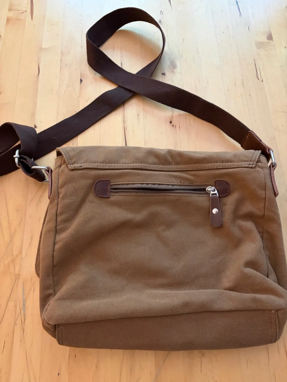 Men's Casual Messenger Bag in Brown - Durable Canvas Crossbody